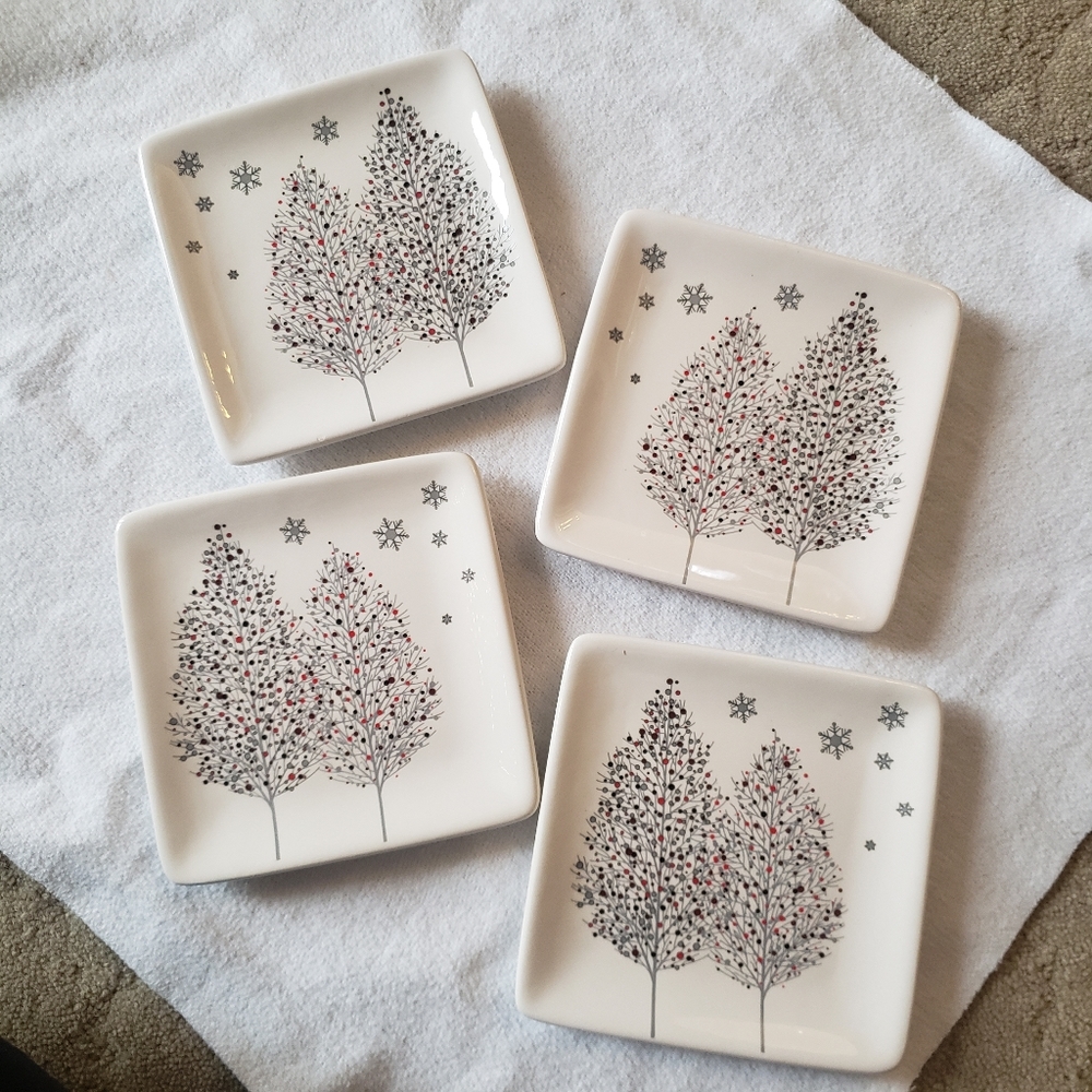 NWT Market Day Sparkle Tree Dessert Plates